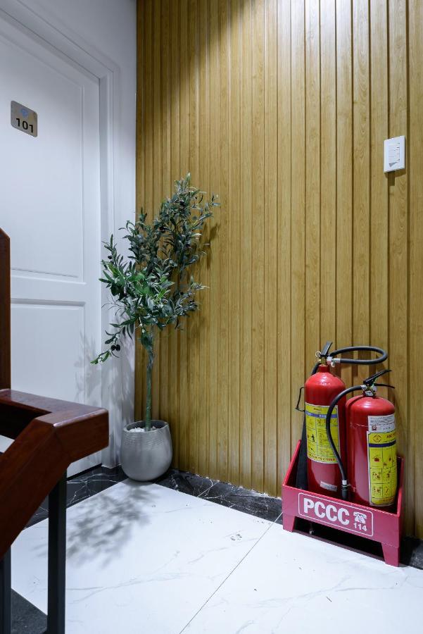 Cozrum Homes - Graceful Corner Хошимин Экстерьер фото